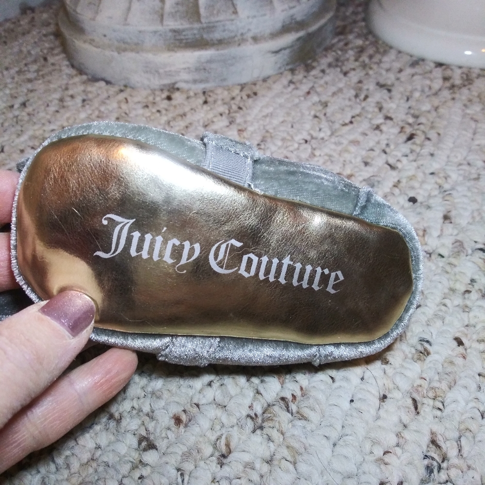 3/$18 Juicy Couture Gray & Gold Velvet Crib Shoes - Picture 5 of 6